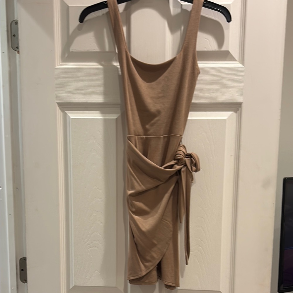 Aritzia’s Wilfred Saturn mini dress (wrap dress)
